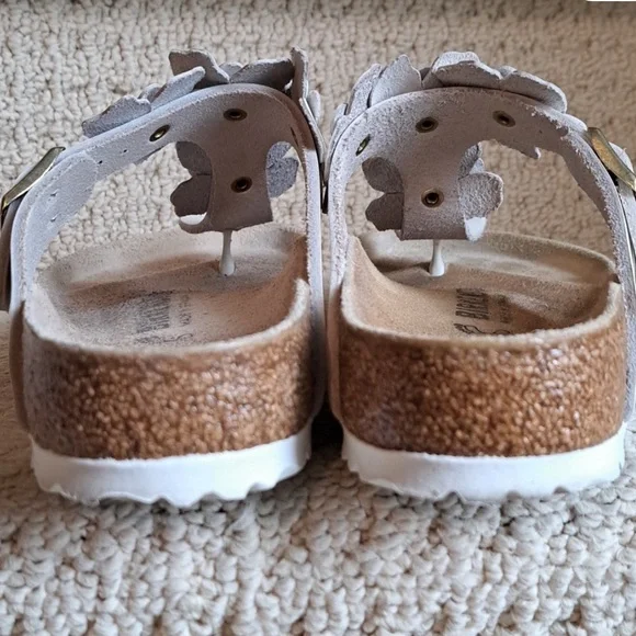 EUC Birkenstock Gizeh Floral White Leather Sandal. 3d Leather Flowers. EU37, Reg - Picture 7 of 12